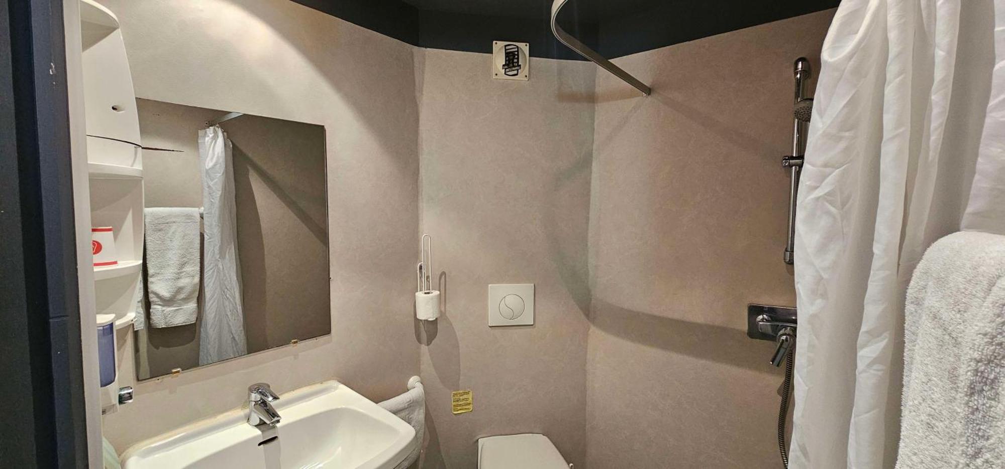 Brit Hotel Essentiel Albi Parc Des Expos 르시쿼스트러 외부 사진