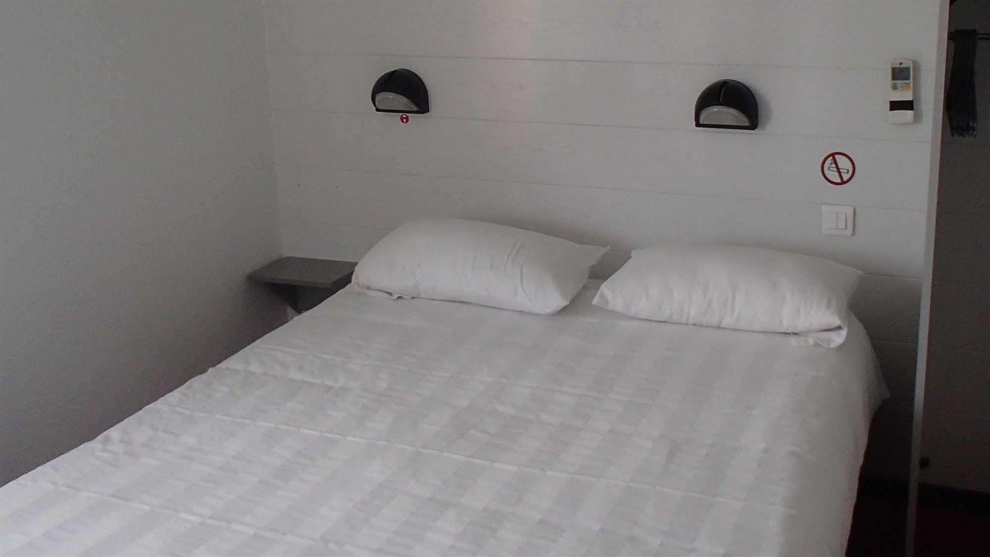 Brit Hotel Essentiel Albi Parc Des Expos 르시쿼스트러 외부 사진